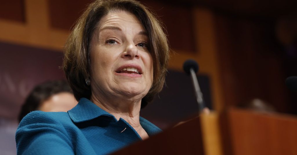 Amy Klobuchar belum selesai dengan reformasi antimonopoli