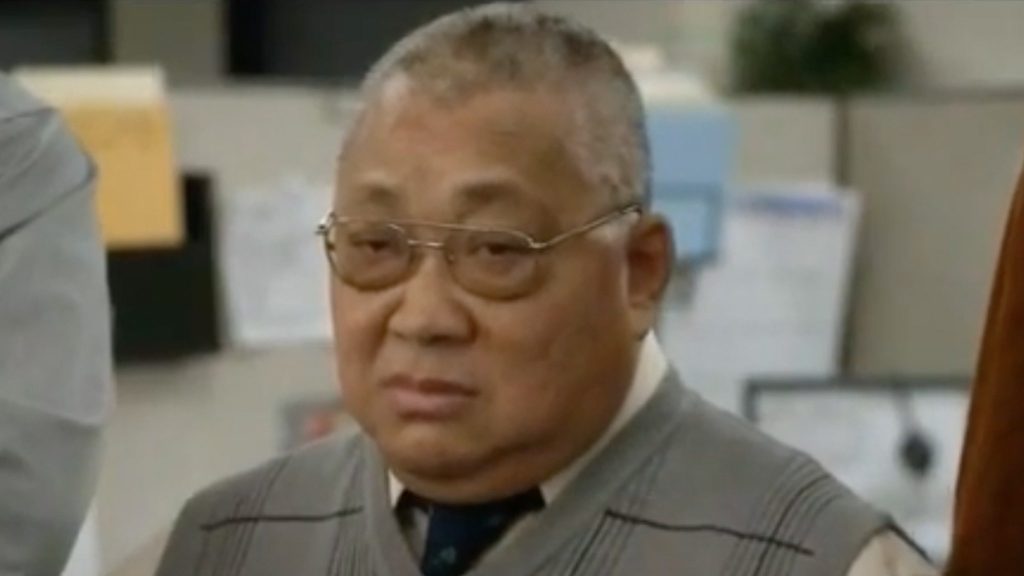 Bintang ‘Workaholics’ Waymond Lee Meninggal pada Usia 72 Setelah Pertempuran ALS