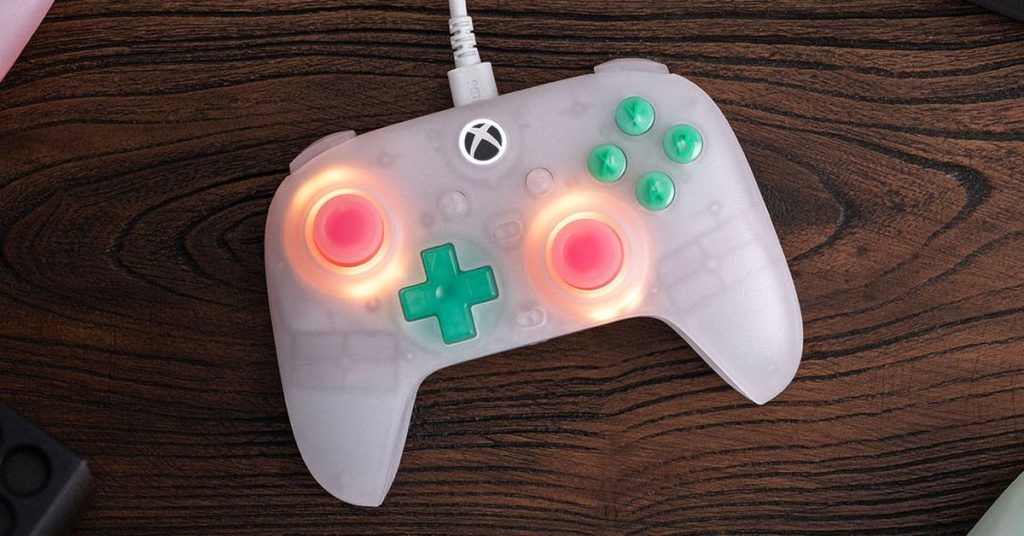 Pengontrol mini Xbox baru 8BitDo cocok untuk gamer dengan tangan lebih kecil