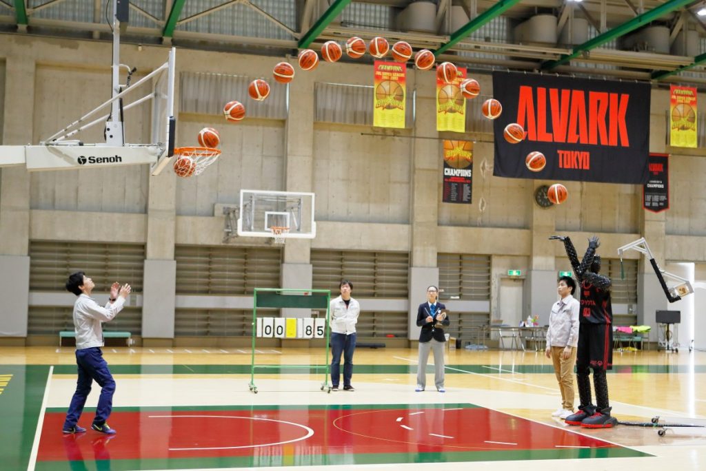 Temui robot dengan dua Rekor Dunia Guinness untuk bola basket