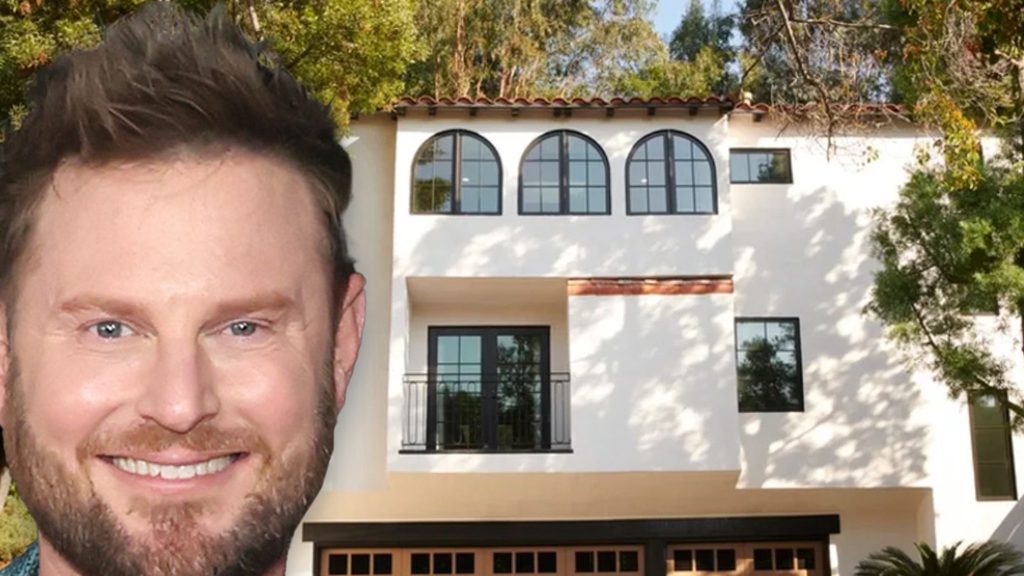 Bobby Berk Menjual Rumah Modern Hollywood Hills seharga ,5 Juta