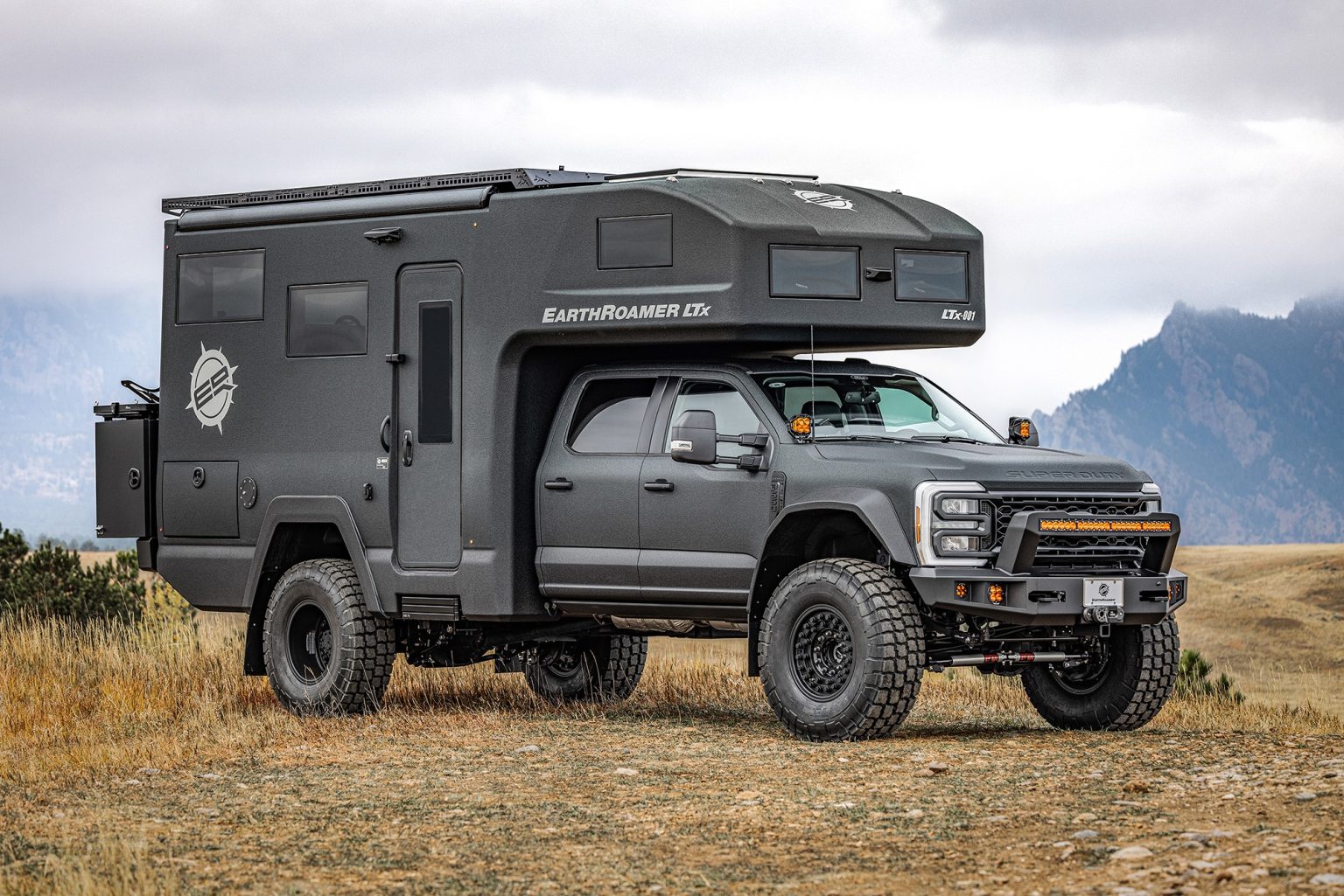 EarthRoamer Kembali Ke Barrett-Jackson Scottsdale 2025