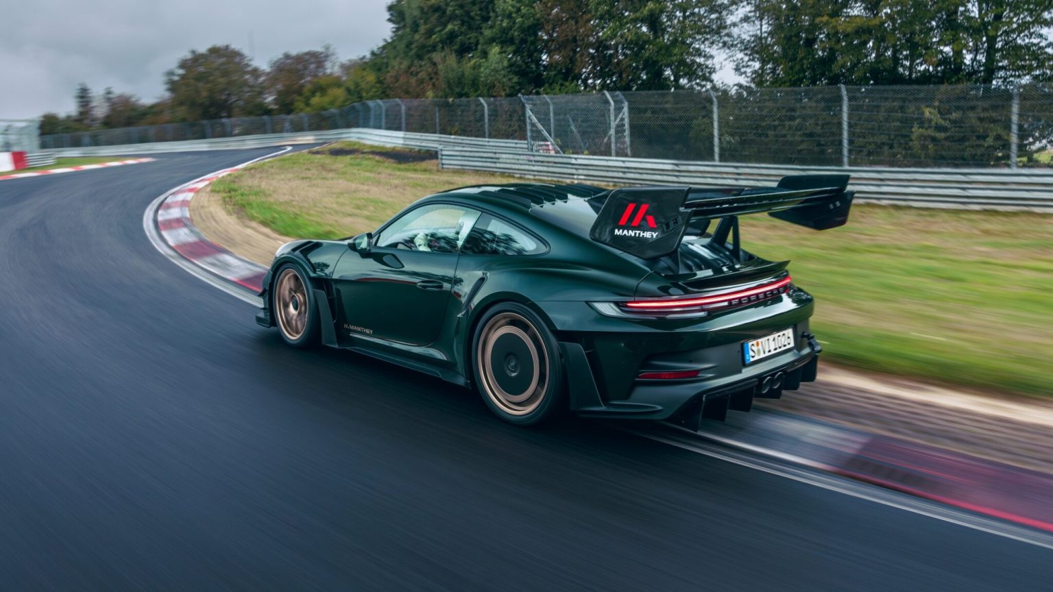 Kit Manthey Porsche 911 GT3 RS dan 911 GT2 RS Kini Ditawarkan Di AS