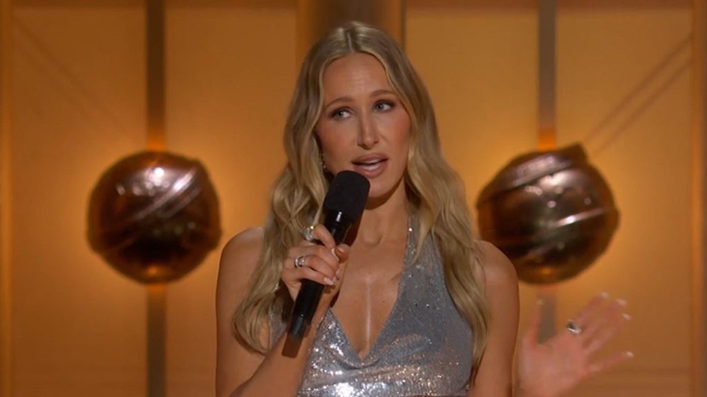 Nikki Glaser Bercanda After-Party Golden Globes Tidak Akan Sebagus Dengan Diddy di Penjara