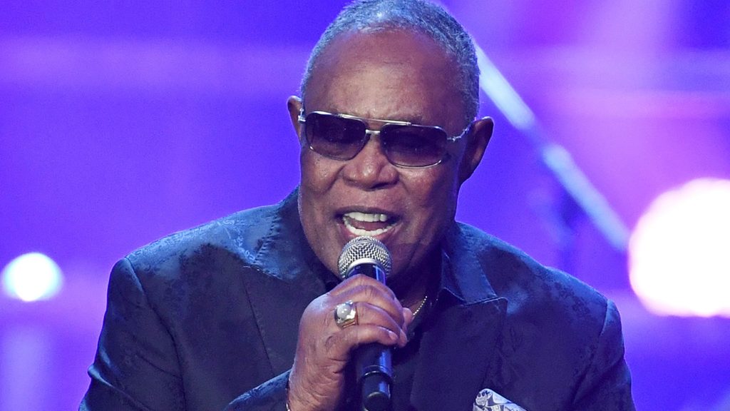 “Soul Man” Sam Moore Meninggal di Usia 89, Setengah dari Hall of Fame Duo Sam dan Dave