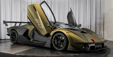 1-of-40 Lamborghini Essenza SCV12 Mobil Balap Dijual