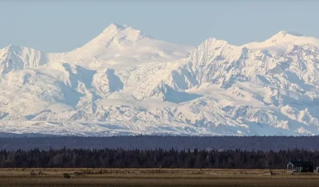 Aktivitas Gemppa Meningkat di Gunung Spurr, Alaska Letusan Vulkanik Munckin Terjadi