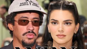 Bad Bunny dan Kendall Jenner bersatu kembali di New York Fashion Week Show