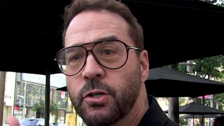 Bintang ‘Entourage’ Rumah Jeremy Piven yang dibobol, perhiasan senilai $ 200k dicuri