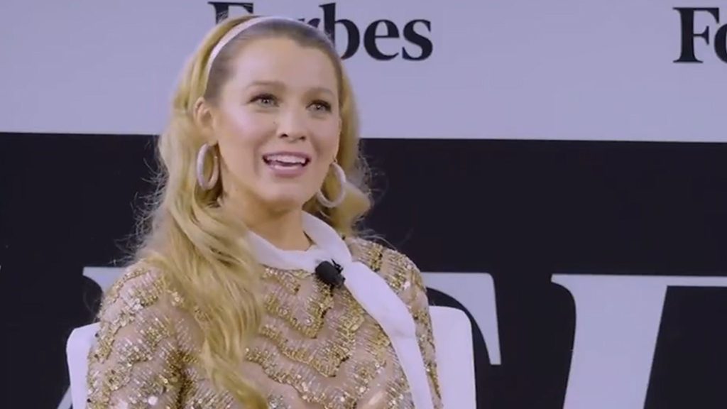 Blake Lively mengatakan dia suka mengendalikan film