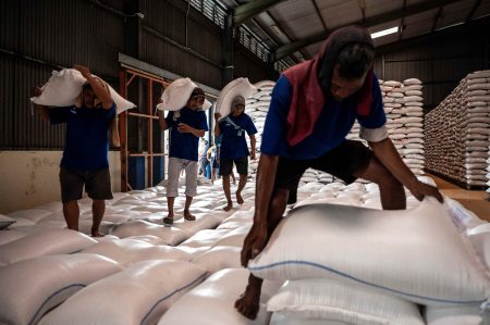 Bulog Bulog Pastikan Ketersediaan Stok Beras Aman Hingga Akhir Ramadhan