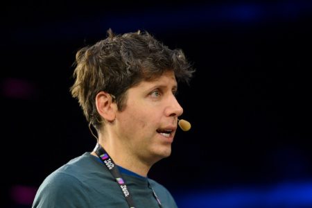 CEO OpenAI Sam Altman mengakui bahwa manfaat AI mungkin tidak didistribusikan secara luas