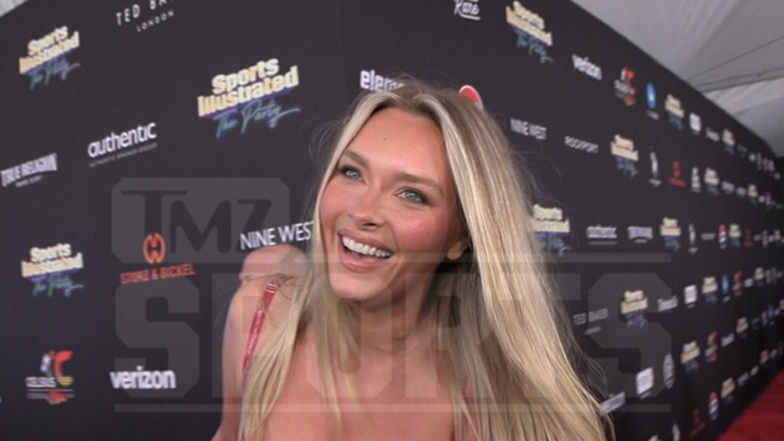 Camille Kostek memuji debut SI Brianna Lapaglia, ingin Remi Bader Next!