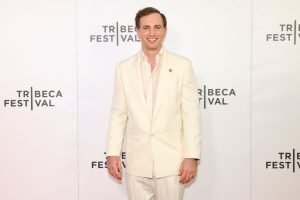 Co-Founder Airbnb Joe Gebbia melepas tugas pertamanya untuk Doge