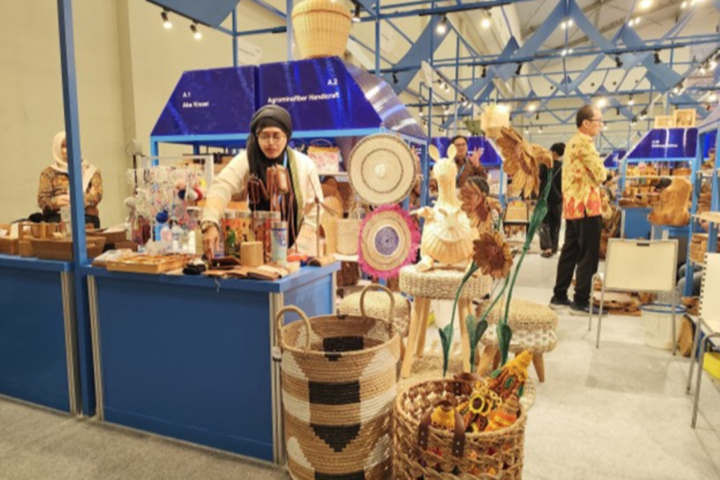 Diberdayakan Bri, Umkm Handicraft Asal Kebumen Siksses Gaungkan Produk Alam Indonesia Di Dunia