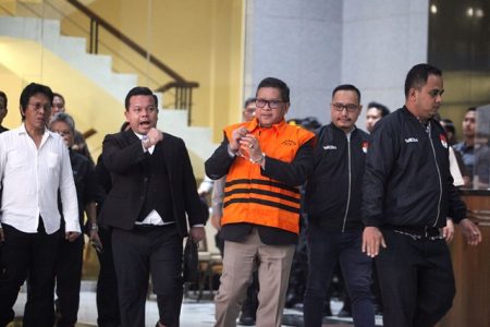 Hasto Ditalhan, PDIP Tak Ada Pergantian Sekjen