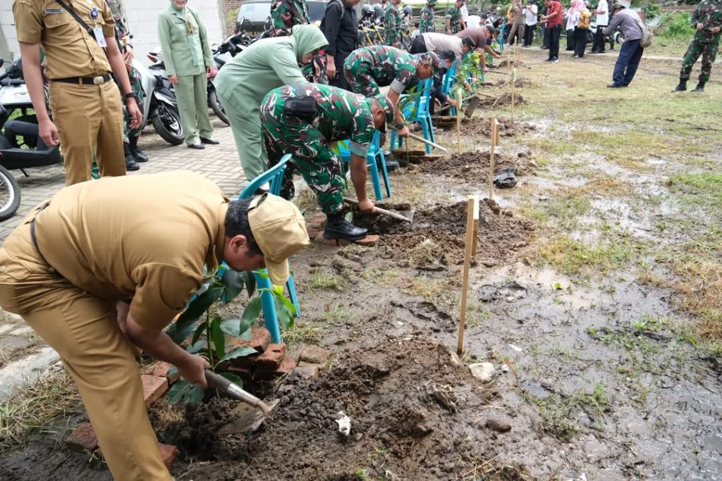 KODIM 0706 TEMANGGUNG MULAI TMMD DENGAN MEMBANGUN RTLH DESA CATURANOM