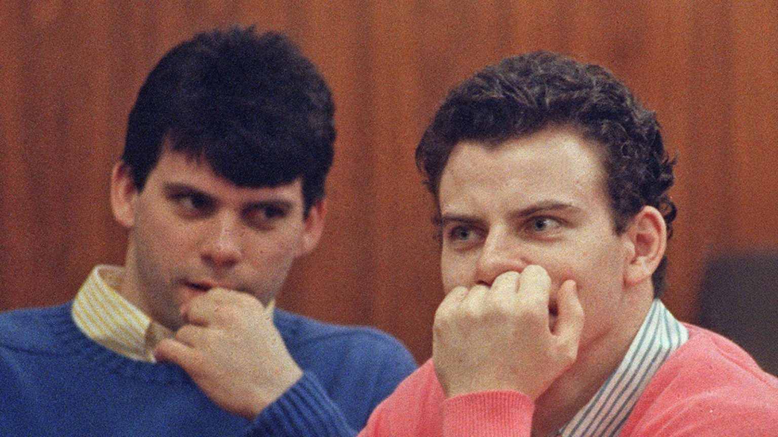 Keluarga Menendez Brothers menanggapi keputusan DA, streaming langsung