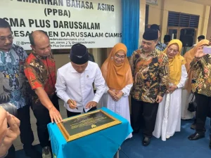 Kunjungi Alamamater, Wamendikdasmen Fajar Resmikan Pusat Pemahiran Bahasa Asing Sma Plus Darussalam Ciamis