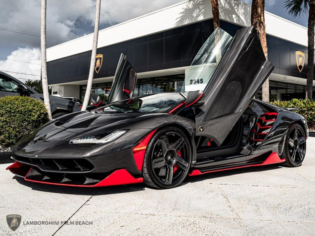 Lamborghini Centenario serat karbon 2017 dengan hanya 226 mil untuk dijual