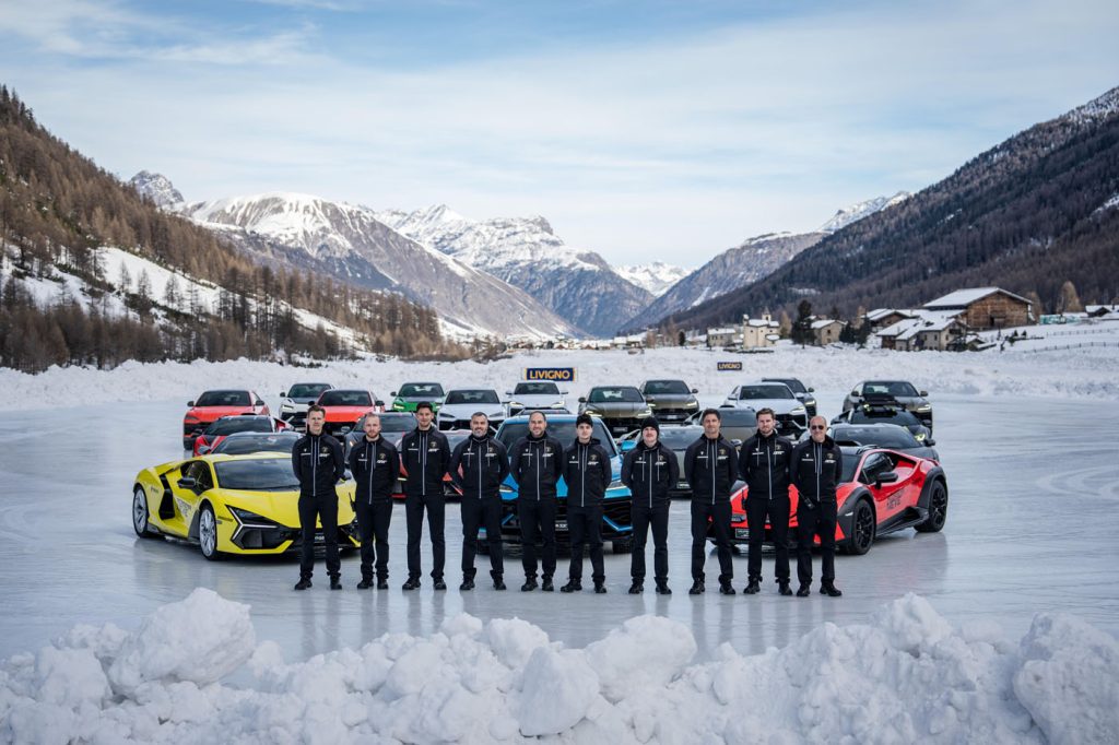 Lamborghini merayakan 10 tahun pengalaman berkendara salju di Livigno