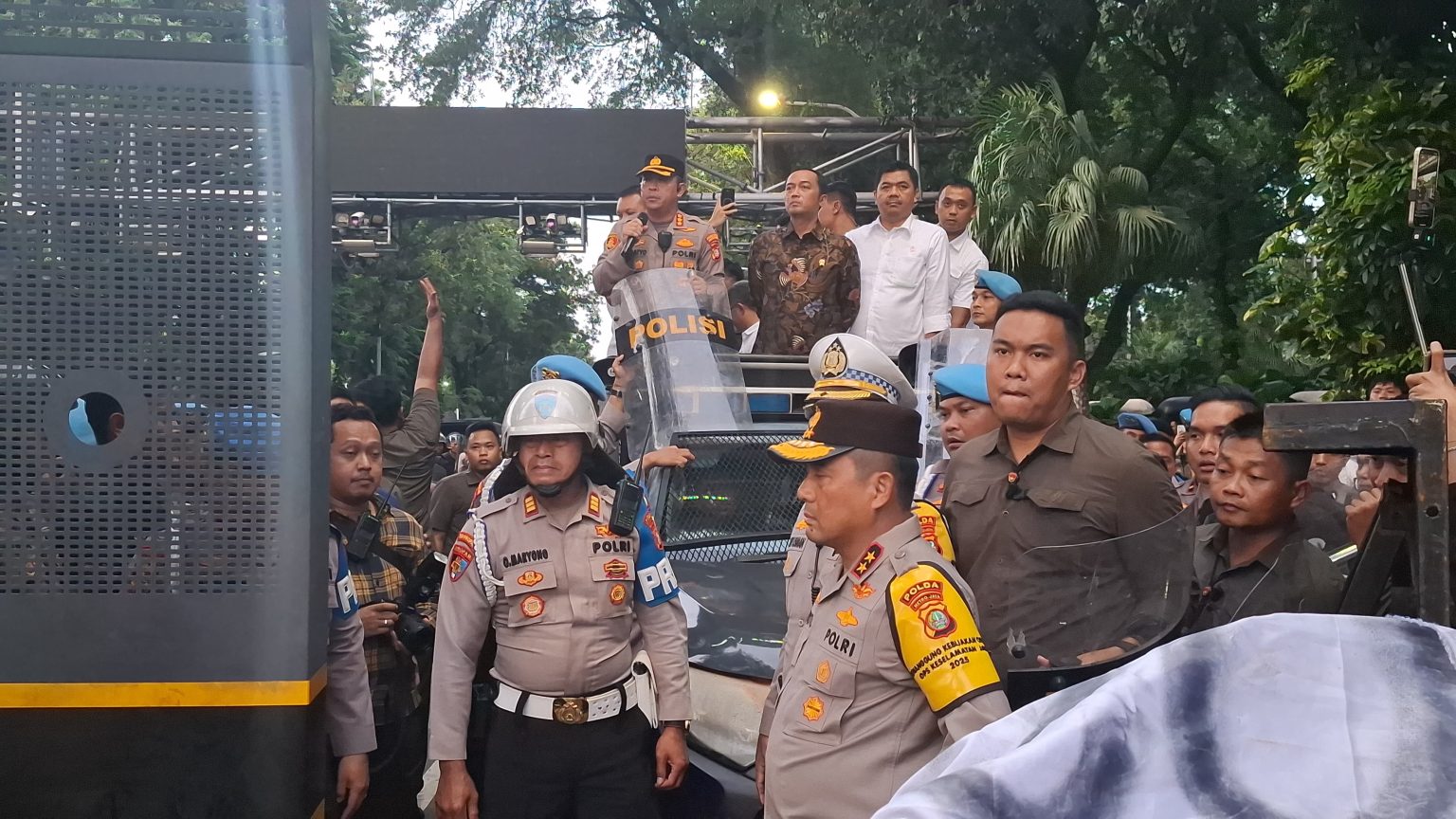 Mensneg janji Bakal Pelajari Tuntutan Aksi Demo Indonesia Gelap