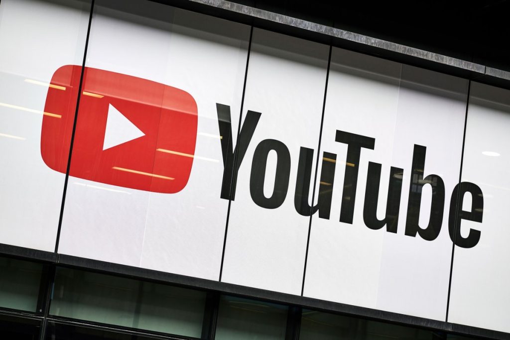 Pembaruan AI YouTube termasuk ekspansi dubbing otomatis, teknologi ID usia, dan banyak lagi