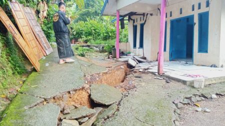 Pergerakan Tanah Meluas, 143 Jiwa Waraga Cineam, Tasikmalaya, Terpaksa Mengungsi