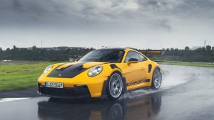 Porsche & Michelin mengungkap ban trek cuaca basah secara eksklusif untuk 992 911 GT3 RS