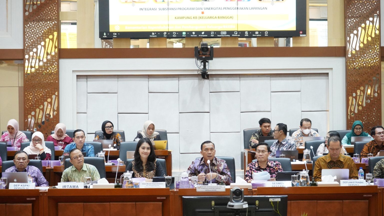 Rapat Kerja Komisi IX DPR Mendukbangga Paparkan Upaya Optimalisasi Bonus Demografi Demat Kebijakan Yang Terintegrasi