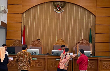 Razman Dan Firdaus Oiwobo Diperikssa Polri Buntut Rusuh Di Ruang Sidang