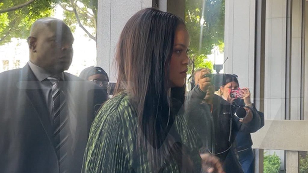 Rihanna dan A $ AP Rocky Mengeluarkan Hari Valentine di Pengadilan, Menunggu Putusan