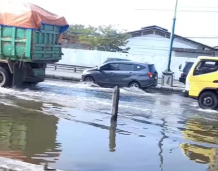 Rob Mengancam Perairan Utara Jawa Tengah Delangian Satu Meter, Pekalongan, Kendal, Semarang, Demak, Jepara Diminta Waspada