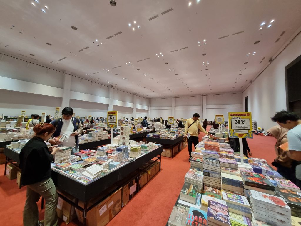 Semesta Buku Hadir Di Summarecon Mal Bandung