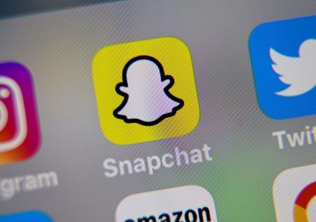 Snapchat+ Pelanggan sekarang dapat membuat stiker yang dihasilkan AI khusus