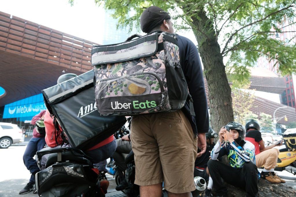 Uber menggugat Doordash, menuduh taktik anti-kompetitif