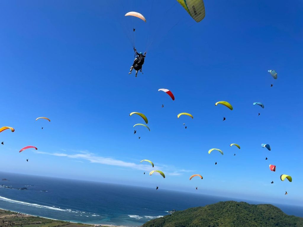 Acara Masuk Kelender Pariwisata NTB 2025, Puluhan Atlet Paralayang Dunia Bakal Hadir di Sky Lancing