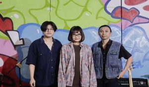 Album mrnmrs rilis percana dihancurkan