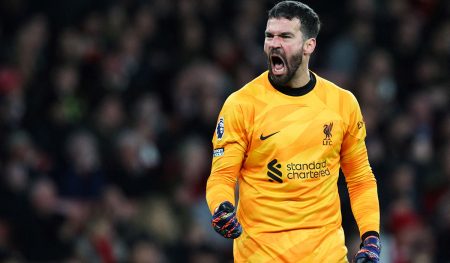 Alisson Penampilan Terbaik Saha Saat Melawan PSG