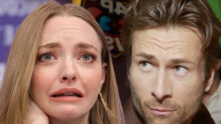 Amanda Seyfried mengatakan dia secara tidak sengaja menunjukkan Glen Powell payudaranya