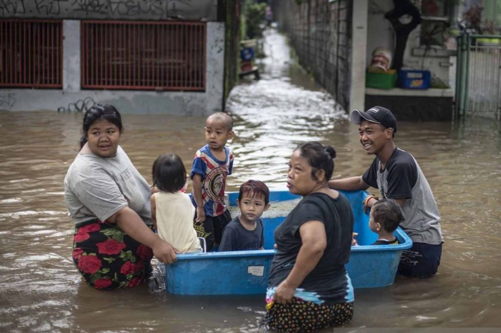 Banjir 2,5 Meter Melanda 29 Rt Di Jakarta