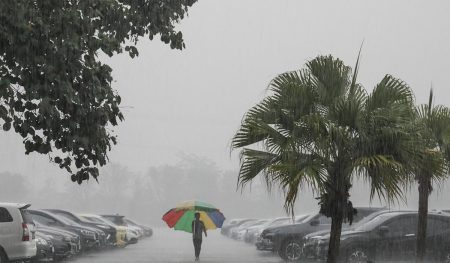 Bmkg waspada hujan lebat di sejumlah Wilayah selama mudik lebaran 2025