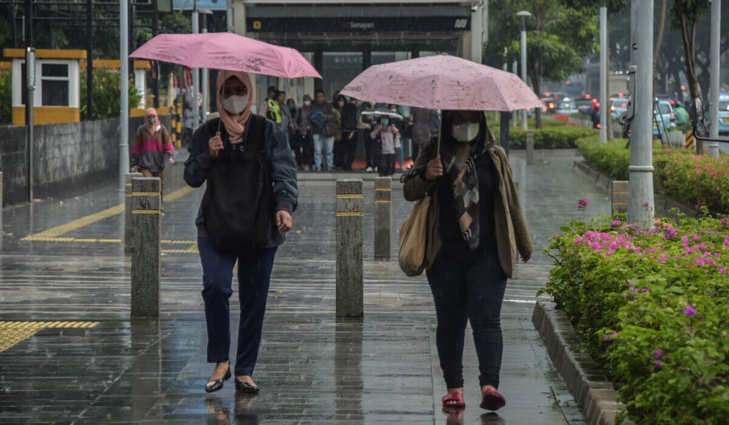 CUACA HARI INI, Mayoritas Kota Besar Akan Dilanda Hujan Petir