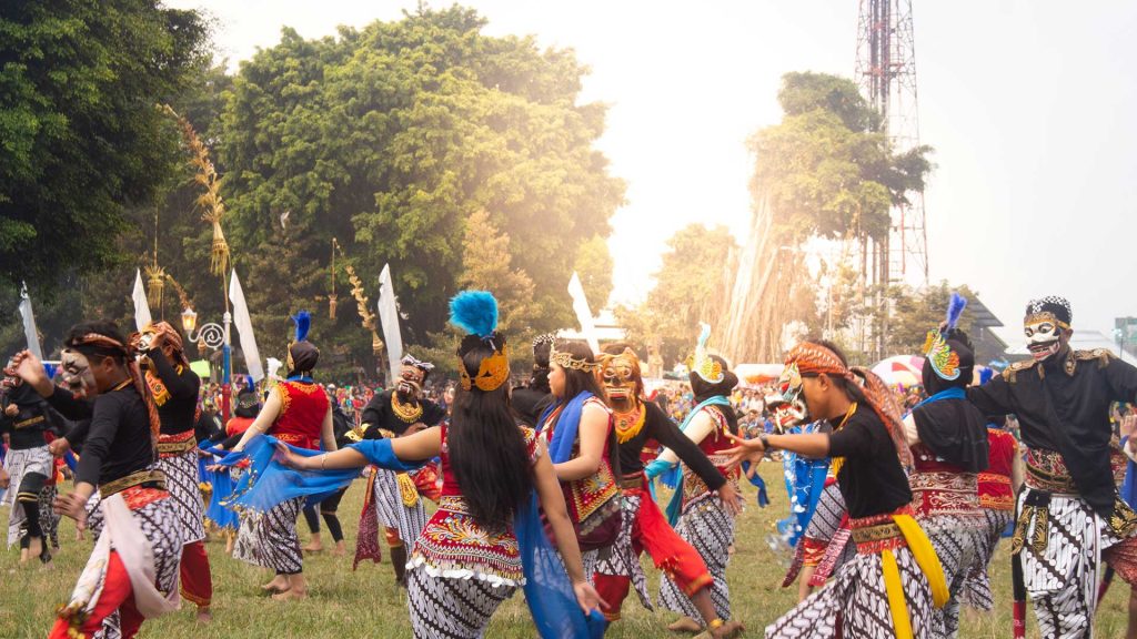 Contoh Kolaborasi Budaya Sinergi dalam Keberagaman