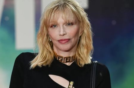 Courtney Love Akan Ajukan Kewarganegaraan Inggris, Tinggalkan sebagai Karena Situasi Politik