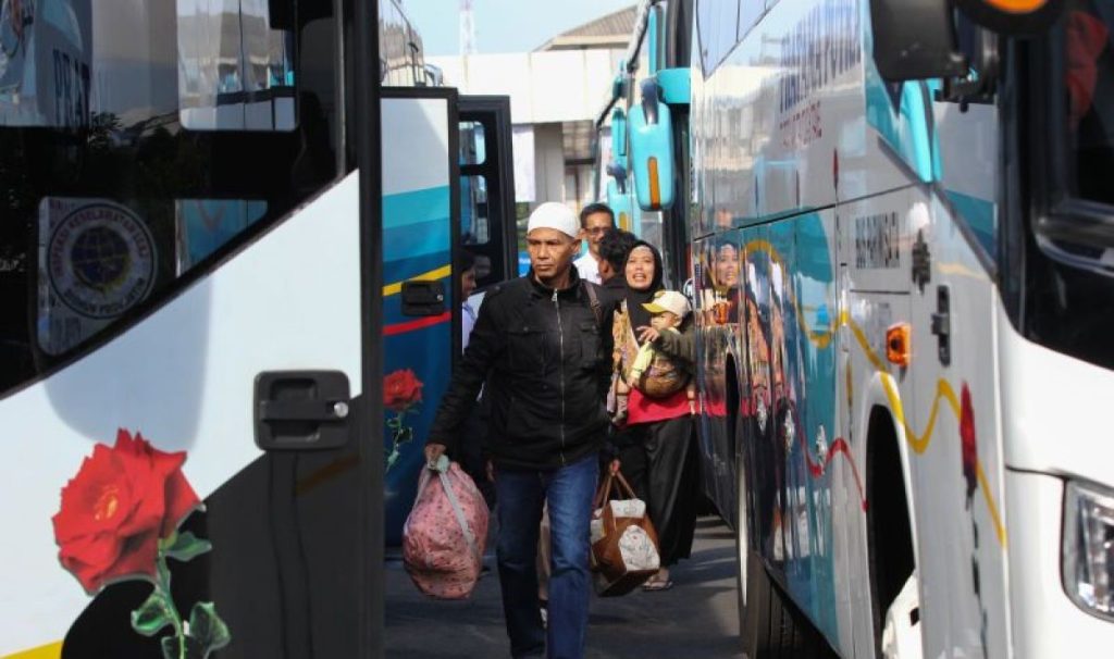 Dampak Efisiensi Kuota Mudik Gratis Anjlok, Jalan Rusak Terabaan