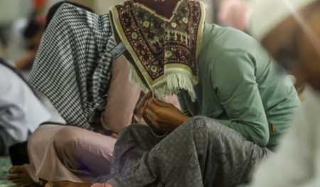 Doa Kamilin Lengkap Arab, Latin Dan Terjemah, Dibaca Setelah Salat Tarawih