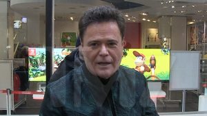 Donny Osmond suka tampil ‘cinta anak anjing’ dengan versi ai yang lebih muda