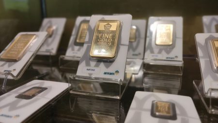 HARGA EMAS Antam Hari ini, 6 Maret 2025 Turun RP3.000