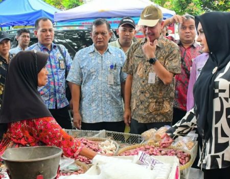 HARGA SEJUMLAH Kebutuhan Pokok Di Jawa Tengah Berangsur Turun